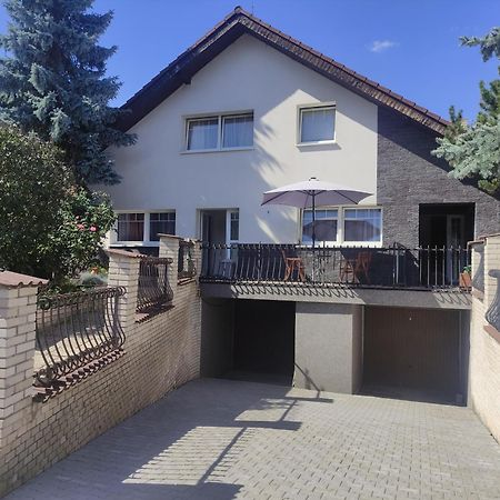 Cozy Gardens Apartments In Прага Екстериор снимка