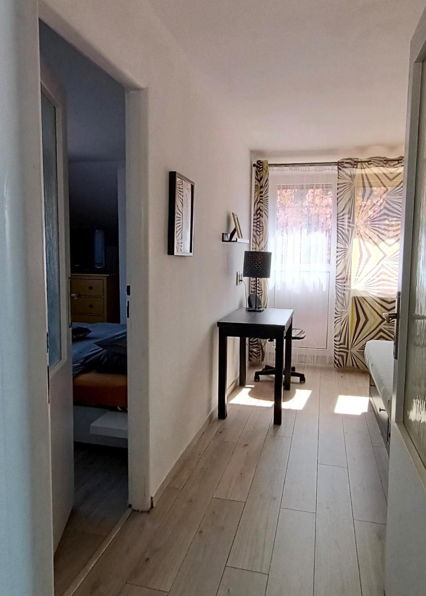 Cozy Gardens Apartments In Прага Екстериор снимка